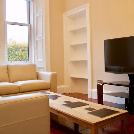 2 Bedroom Flat Off Leith Walk Accommodates 7 Edimburgo Exterior foto